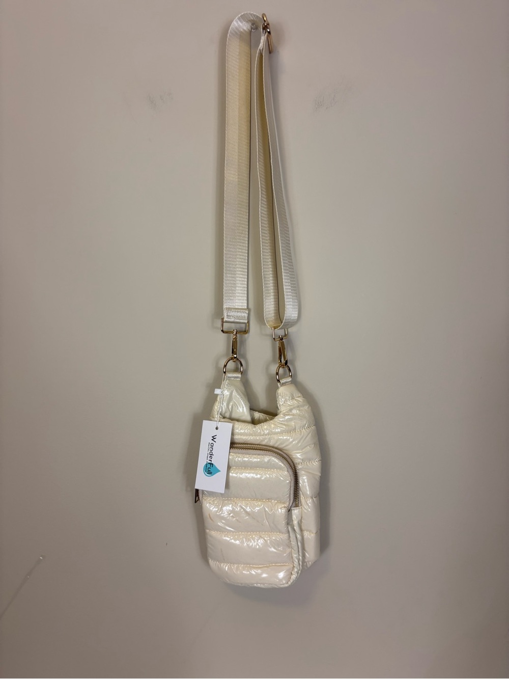 NEW WONDERLAND Cream Quilted Puffer Crossbody Water Bottle Holder Bag